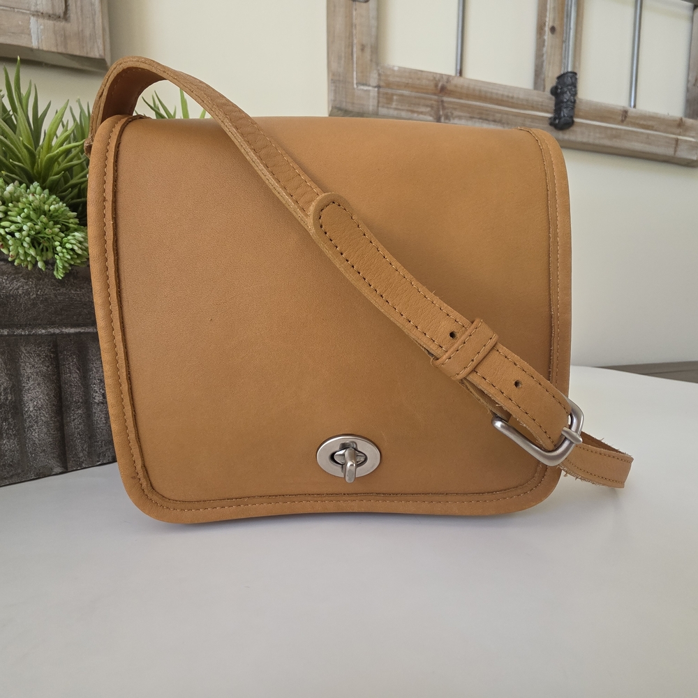 Vintage Coach Companion Flap Crossbody Bag Camel Glove Tanned Leather - Picture 2 of 15